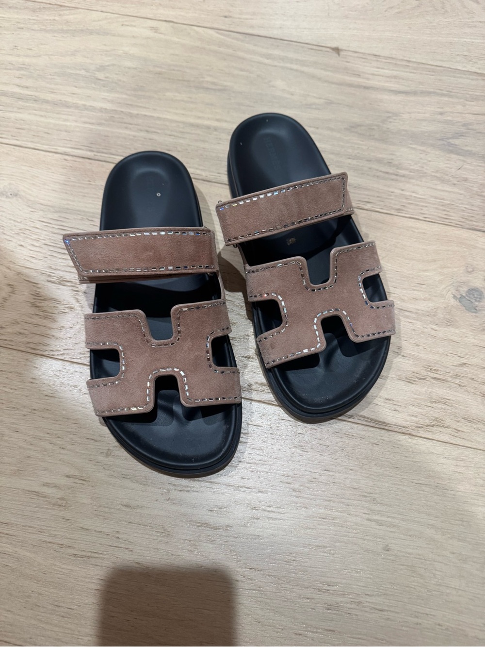 Hermes Suede chypre Sandals size 40 runs small